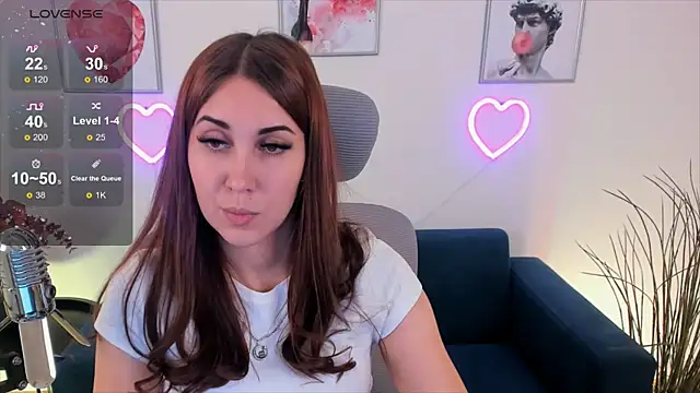 NellieMccaffrey online show from 4, 1, 2025
