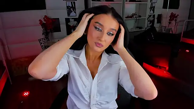 OmeliaDior online show from 28, 1, 2025