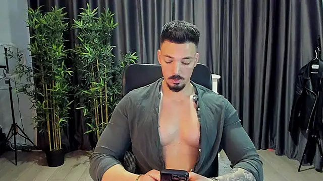 Snapshot of HaydenSpearss chatting on 1, 3, 2025 HaydenSpearss online show from 1, 3, 2025