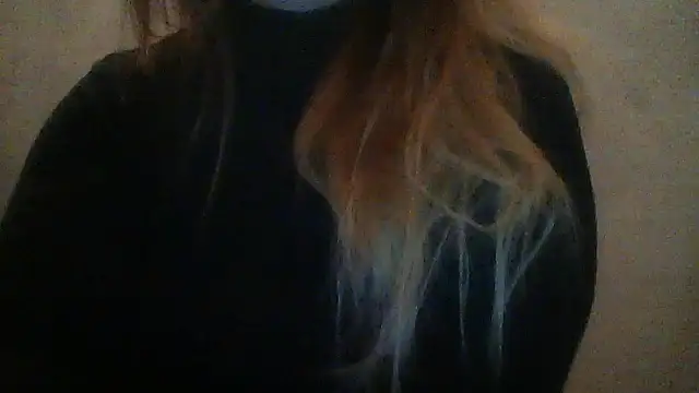 Snapshot of Sarahmonesexy chatting on 5, 10, 2025 Sarahmonesexy online show from 5, 10, 2025