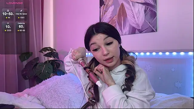 Veronica leal online show from 2, 4, 2026