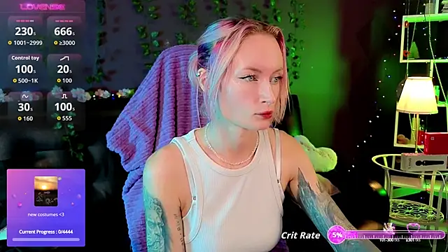 Snapshot of _HelenCarter chatting on 5, 10, 2025 HelenCarter online show from 5, 10, 2025