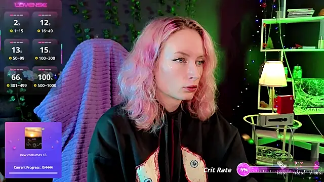 Snapshot of _HelenCarter chatting on 6, 10, 2025 HelenCarter online show from 6, 10, 2025
