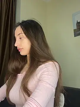 Polli Kiss online show from 18, 10, 2025