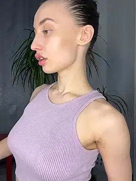 Polli Kiss online show from 19, 3, 2025
