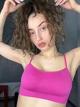 Polli Kiss online show from 14, 2, 2025