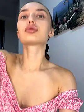 Polli Kiss online show from 26, 9, 2025