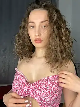 Polli Kiss online show from 1, 3, 2025