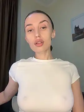 Polli Kiss online show from 8, 10, 2025