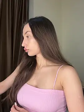 Polli Kiss online show from 19, 10, 2025