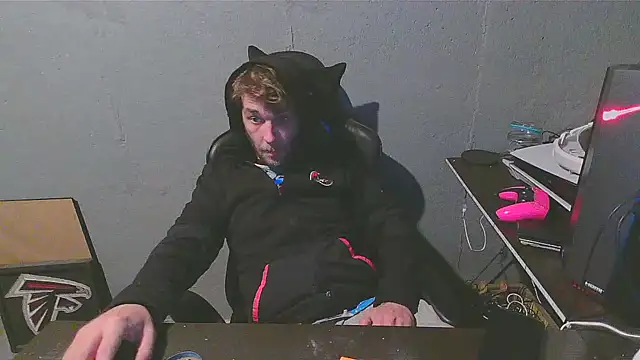 Snapshot of Superoz77 chatting on 1, 1, 2025 Superoz77 online show from 1, 1, 2025