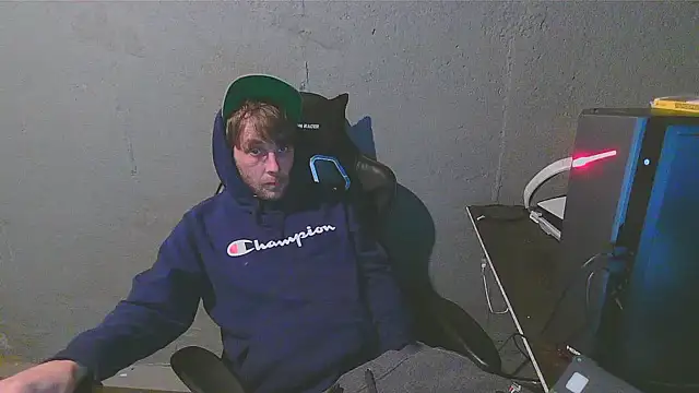 Snapshot of Superoz77 chatting on 3, 2, 2025 Superoz77 online show from 3, 2, 2025