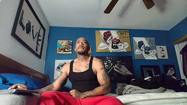 Snapshot of athephenomenal1 chatting on 19, 11, 2025 athephenomenal1 online show from 19, 11, 2025