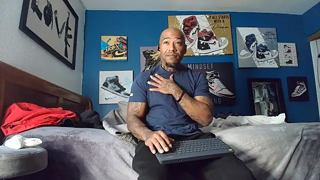 Snapshot of athephenomenal1 chatting on 10, 11, 2025 athephenomenal1 online show from 10, 11, 2025