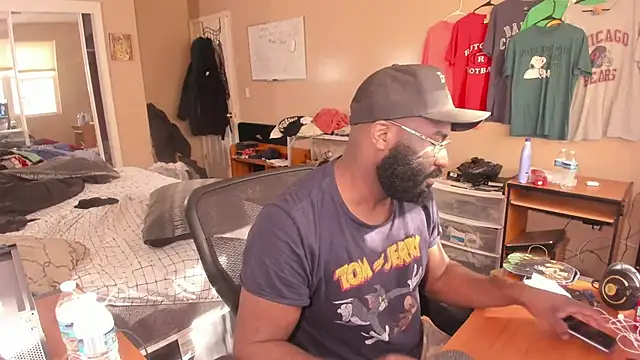 MrChuckDailyXXX online show from 23, 10, 2025