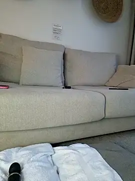 Snapshot of EileX_official chatting on 18, 11, 2025 EileX official online show from 18, 11, 2025