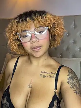 Eloisa cleavage  online show from 13, 3, 2026