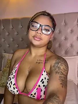 Snapshot of Eloisa_cleavage_ chatting on 18, 7, 2026 Eloisa cleavage online show from 18, 7, 2026