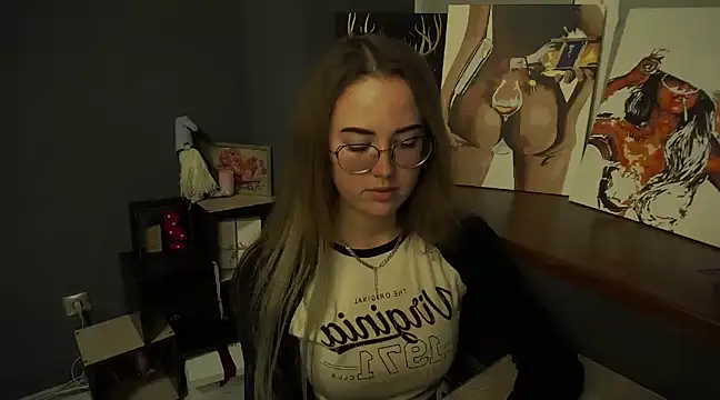 Snapshot of luxie_milady chatting on 13, 3, 2025 luxie milady online show from 13, 3, 2025