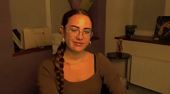 Snapshot of luxie_milady chatting on 2, 1, 2025 luxie milady online show from 2, 1, 2025