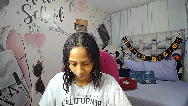 EMMA SWEETT1 online show from 14, 10, 2025