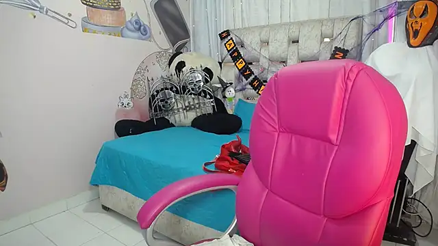 EMMA SWEETT1 online show from 31, 10, 2025