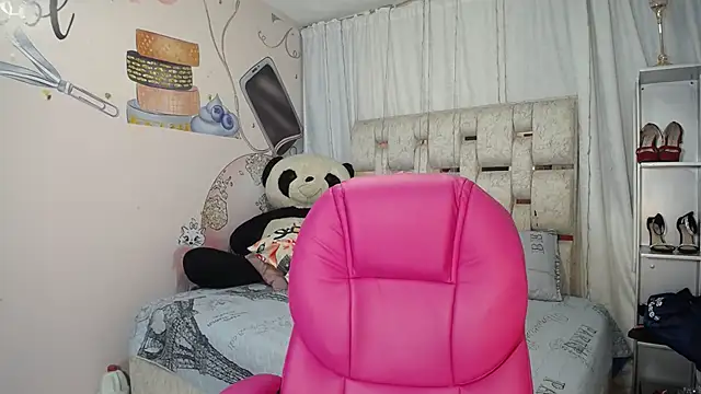 EMMA SWEETT1 online show from 12, 1, 2026