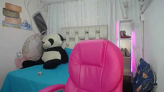 EMMA SWEETT1 online show from 12, 11, 2025