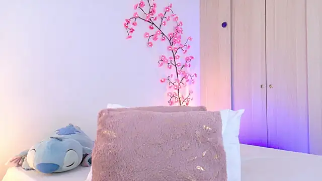 VictoriaRoss1 online show from 16, 4, 2026