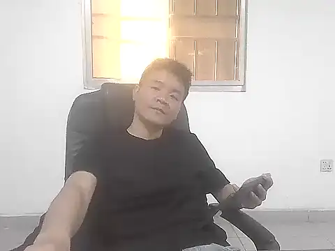 Snapshot of kisstoyousoon2024 chatting on 11, 10, 2025 kisstoyousoon2024 online show from 11, 10, 2025