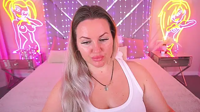 KiraCandyS online show from 18, 5, 2026