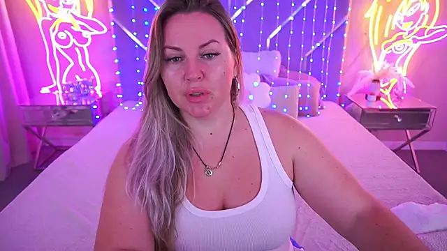 KiraCandyS online show from 25, 5, 2026