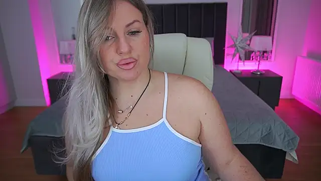 KiraCandyS online show from 10, 2, 2026