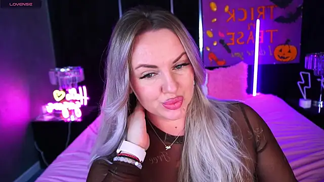 KiraCandyS online show from 3, 11, 2025