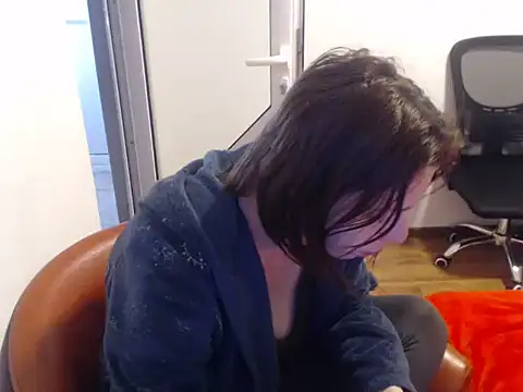 Emmatoo online show from 5, 3, 2026