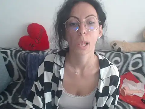 Emmatoo online show from 15, 4, 2026