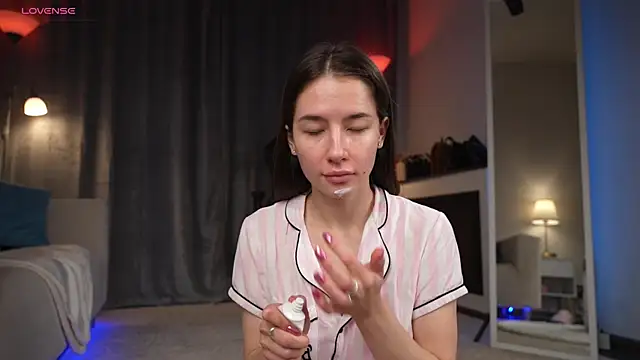 Amely Young online show from 9, 10, 2025