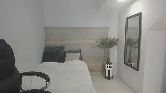 Snapshot of celestica_rose chatting on 25, 10, 2025 celestica rose online show from 25, 10, 2025