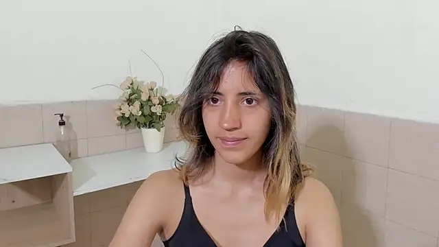 Snapshot of linnie_ chatting on 30, 10, 2025 linnie online show from 30, 10, 2025