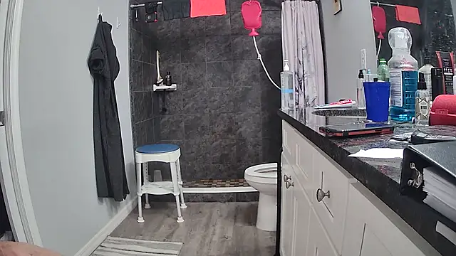 lou63ponce online show from 3, 3, 2026