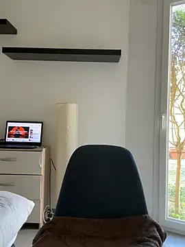 Eyline online show from 8, 4, 2026