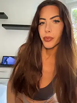 Eyline online show from 18, 4, 2026