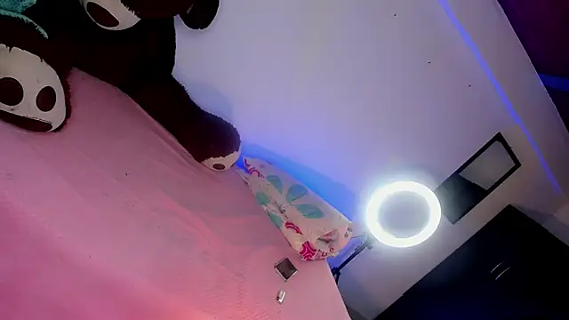 Maryonthemoon online show from 7, 2, 2025