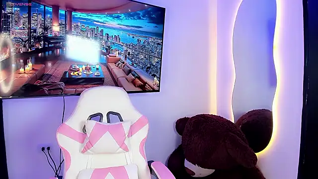 Maryonthemoon online show from 11, 2, 2026