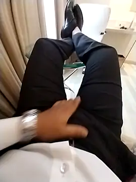 Snapshot of Divyansh_27 chatting on 2, 2, 2025 Divyansh 27 online show from 2, 2, 2025