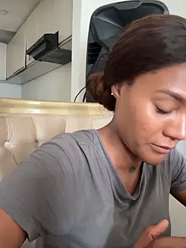 KyaraMiller online show from 20, 3, 2026