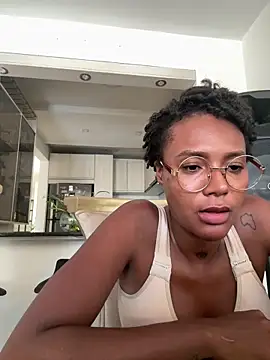 KyaraMiller online show from 14, 4, 2026