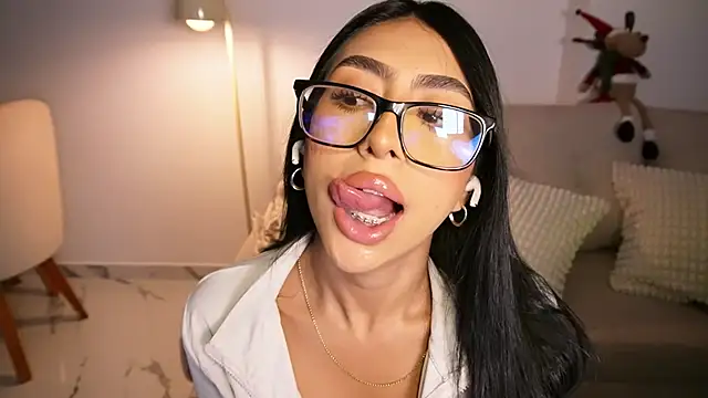 Sara albrecht online show from 17, 12, 2025