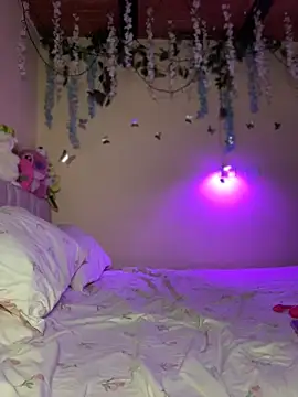 Lily candy X online show from 13, 6, 2026