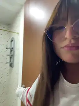 Lily candy X online show from 11, 3, 2025